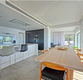 5 bedroom luxury villa with infinity pool, sea views and tennis court near Chania, sleeps 10